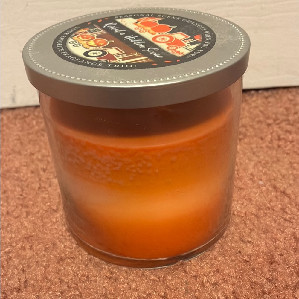 Yankee Candle Harvest Spiced Pumpkin Vanilla Cupcake Trick or Treat Candle - Picture 2 of 6